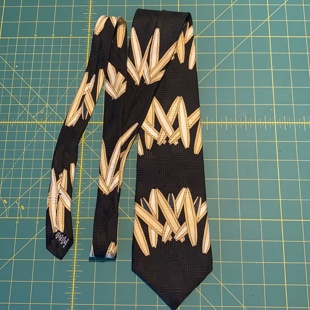 Ziggurat Men’s Tie.